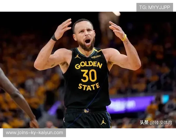 库里连续远投命中,勇士在半场结束前将比分拉大