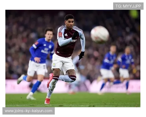 拉什福德任意球直接挂网曼联欢呼